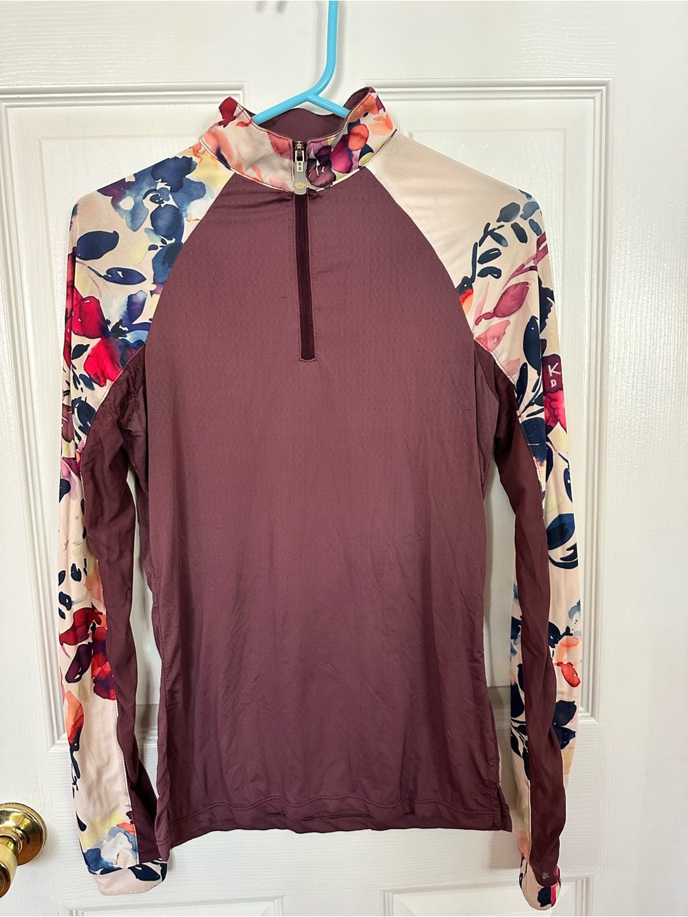 Kastel sun shirt Maroon with floral sleeves 1/4 Zip Pullover Xsmall